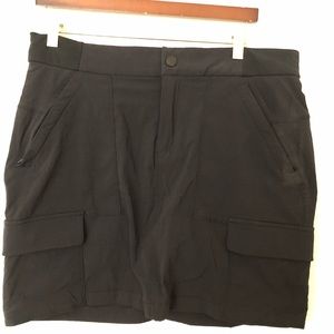 EUC Athleta Chelsea Cargo Skort Black Sz 14